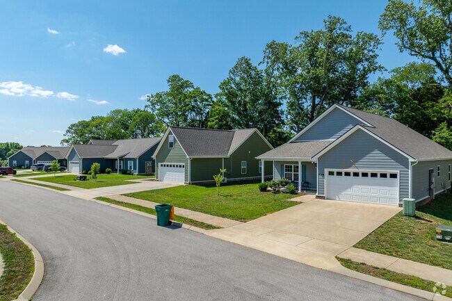 Building Photo - DerryBerry Estates