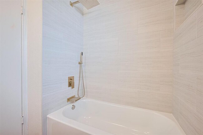Building Photo - 719 Ramada Dr