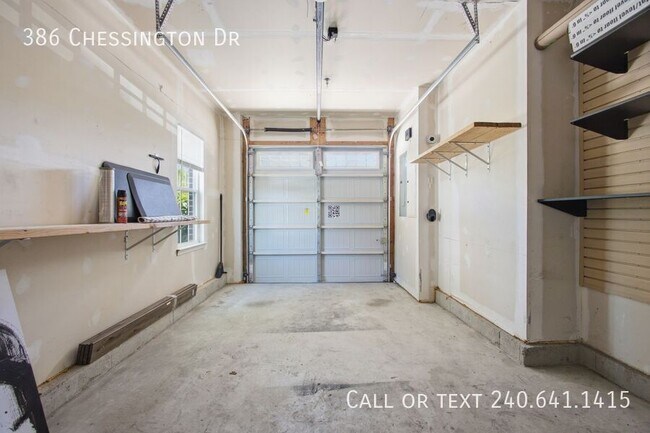 Building Photo - 386 Chessington Dr