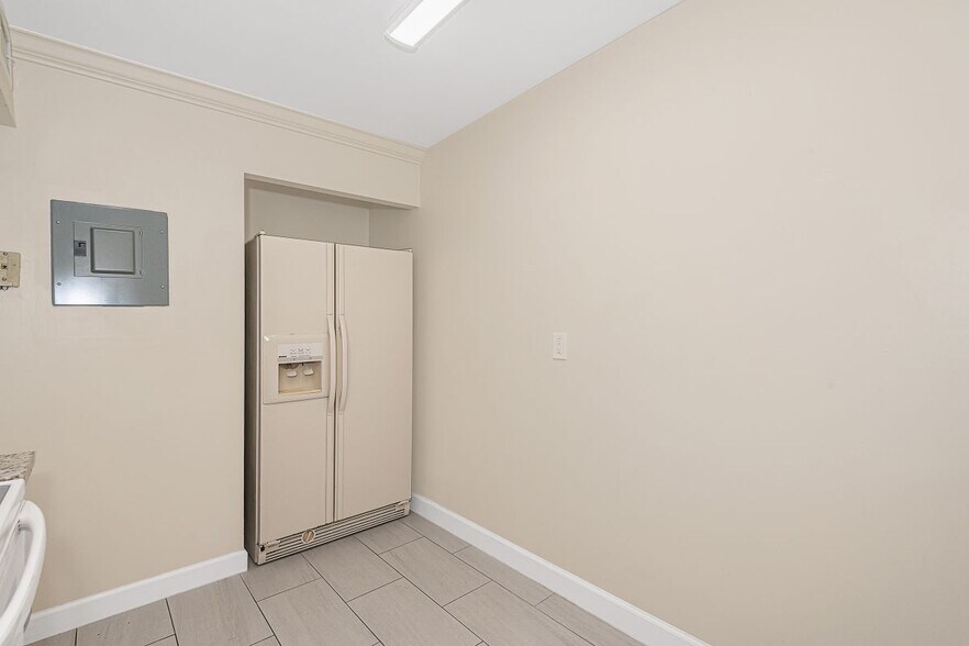 Building Photo - 7765 SW 86th St