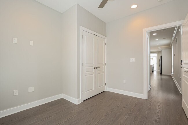 Building Photo - 1400 S 24th St