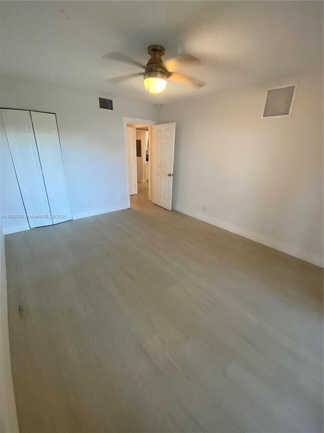 Building Photo - 8100 Geneva Ct
