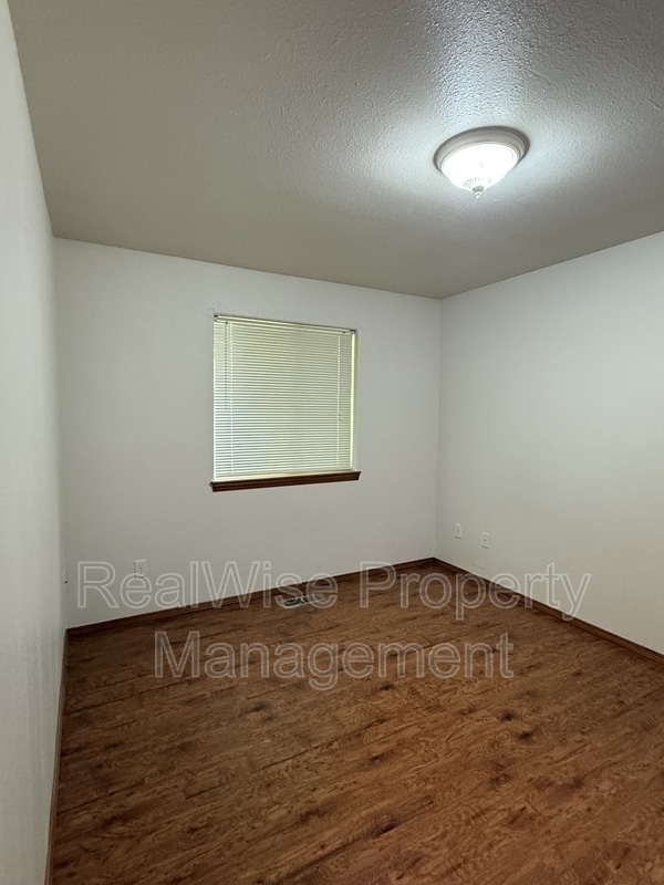 Building Photo - 122 Geneva Ct