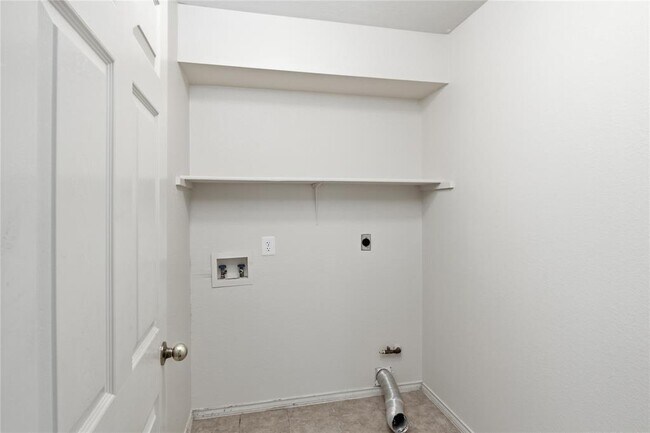 Building Photo - 9341 Bernoulli Dr