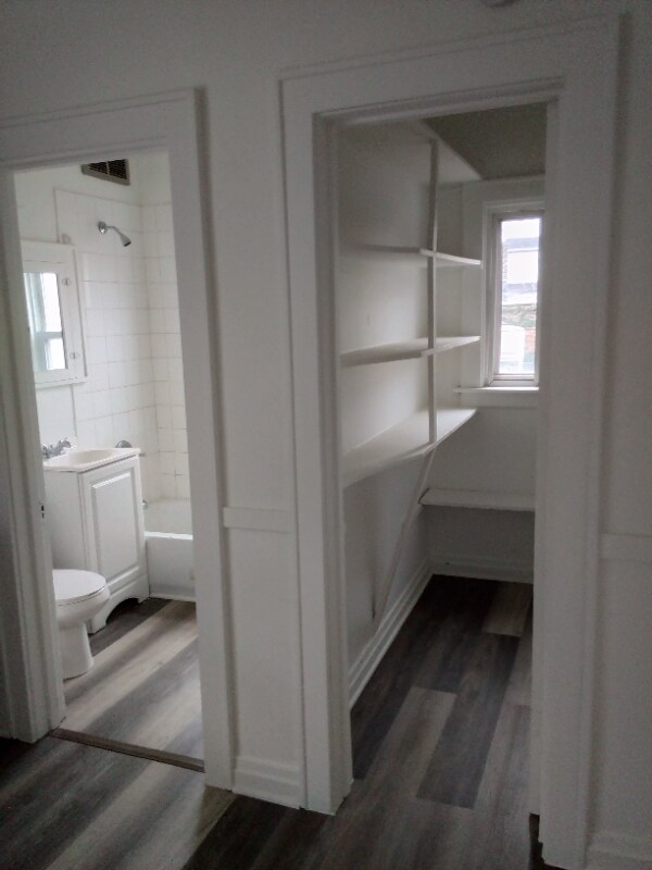 Building Photo - 4012 Deodar St