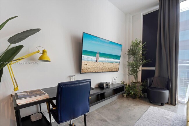 Building Photo - 253 NE 2nd St