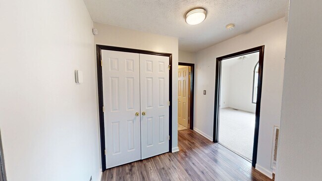Building Photo - Updated Ranch w/ Bonus in Hope Mills!