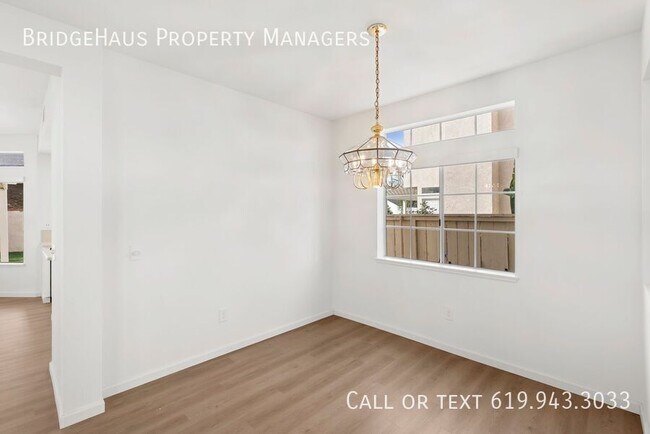 Building Photo - 10998 Corte Playa Barcelona