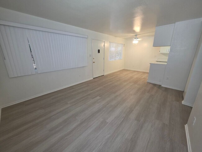 Building Photo - This is a large 2-bdr in a convenient, Fre...
