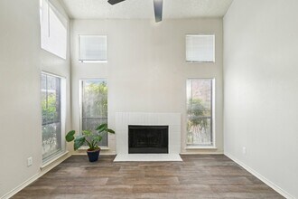 Building Photo - EAST POINT