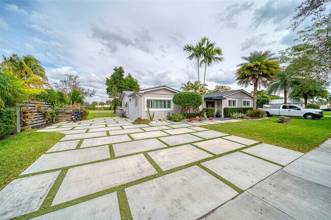 Building Photo - 10131 SW 108th St