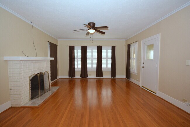 Building Photo - WEST UNIVERSITY LEASE HOME