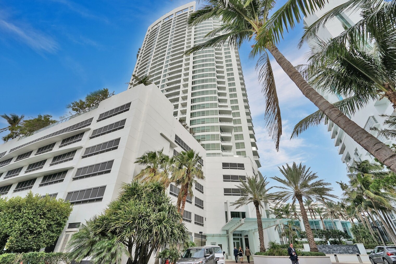 Building Photo - 4401 Collins Ave
