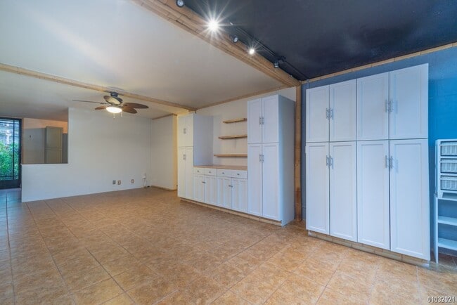 Building Photo - Pet Friendly 2-Bedroom, 1-Bath, 2-Parking ...