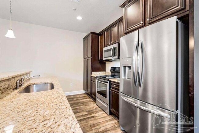 Building Photo - 3501 Mossy Oak Villas Cir