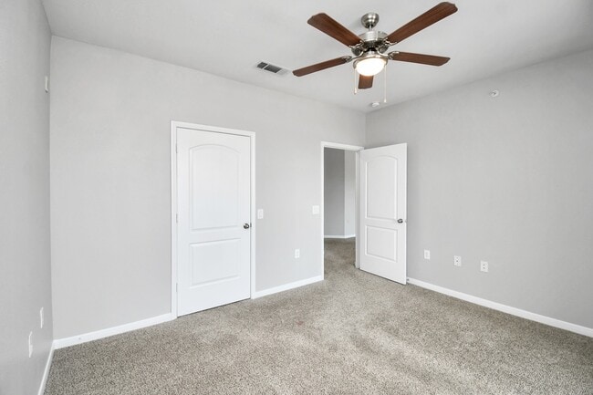Building Photo - 6777 Sommerall Dr