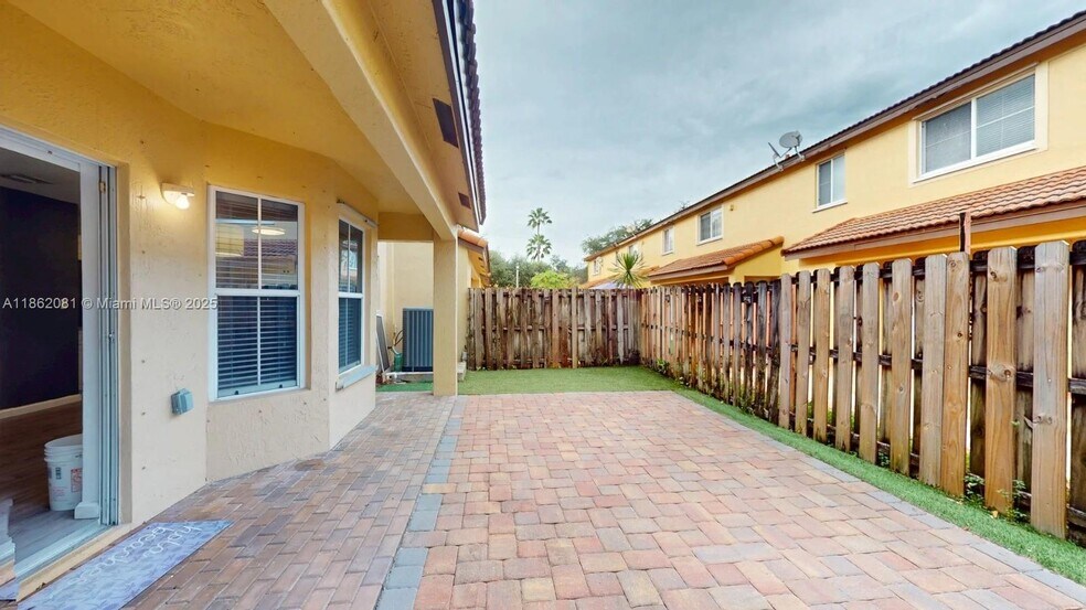 Building Photo - 238 Magnolia Ave