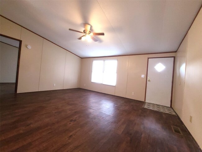 Building Photo - 9622 Oak Hill Dr
