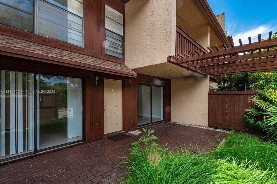 Primary Photo - 6455 SW 116th Pl