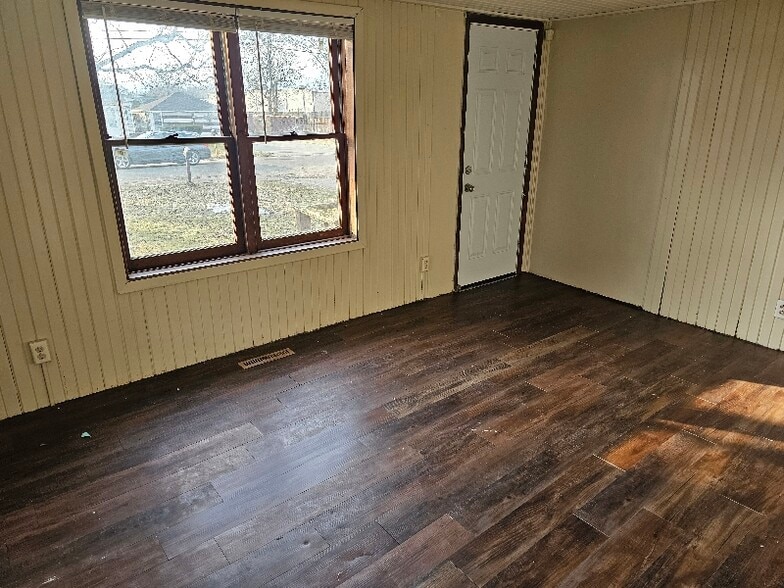 Building Photo - 1627 Norton