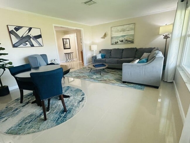 Building Photo - 5430 Guildcrest St