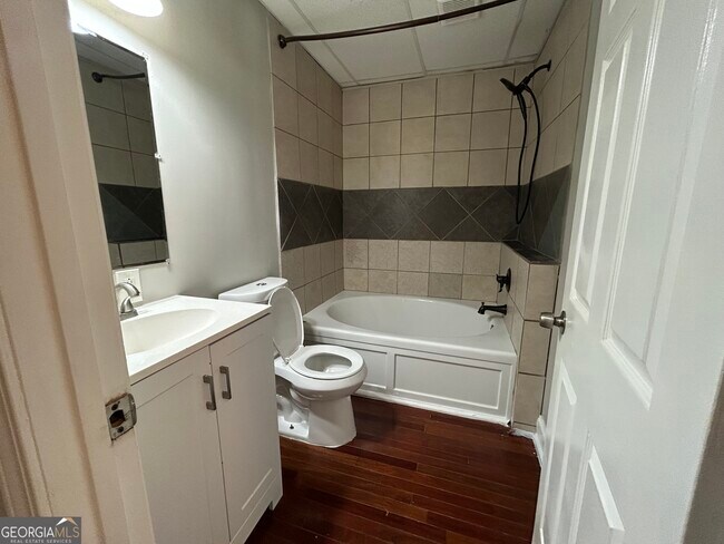 Building Photo - 7130 Highbrook Cir E