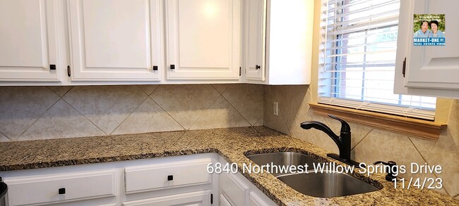Building Photo - 6840 NW Willow Springs Dr