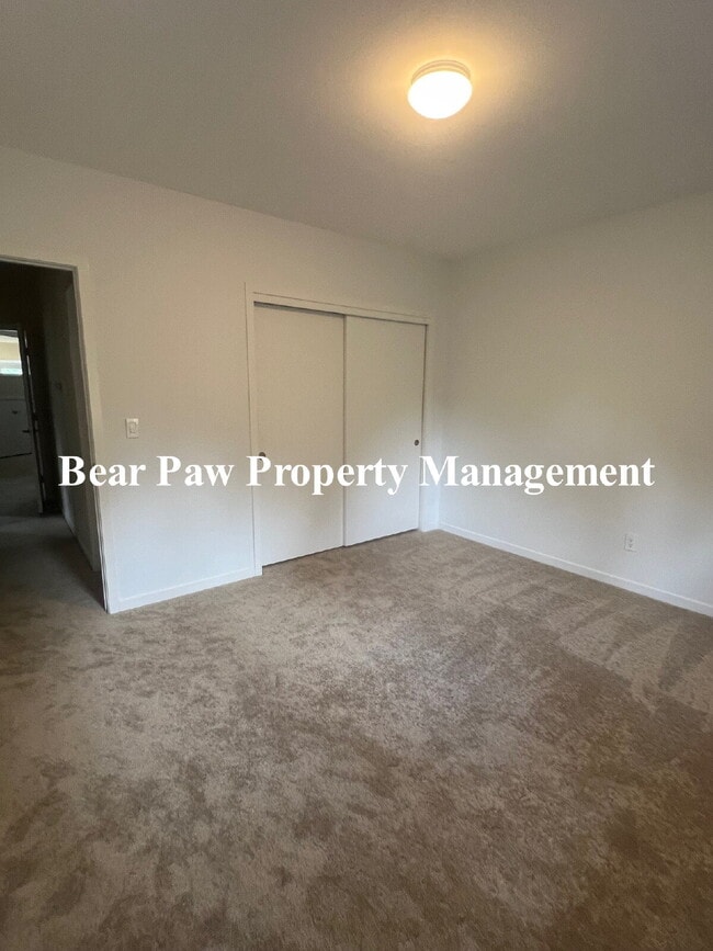 Building Photo - Beautiful Home in Genesee!