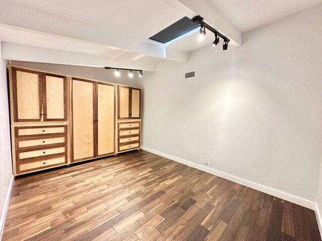 Building Photo - Beautifully Updated & Remodeled Single-Story Country Home with Detached Guest Home Unit on Gated ...