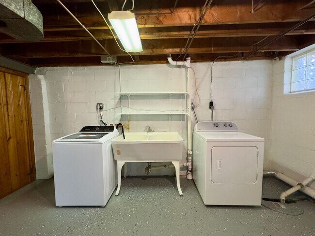 Building Photo - Charming 3 Bedroom/2 Bathroom Townhome in West Edmondale, MD! 25% off first month’s rent