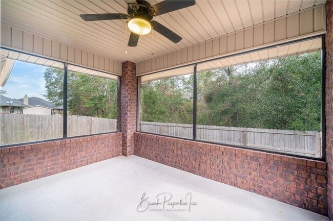 Building Photo - 2112 Stennis Dr