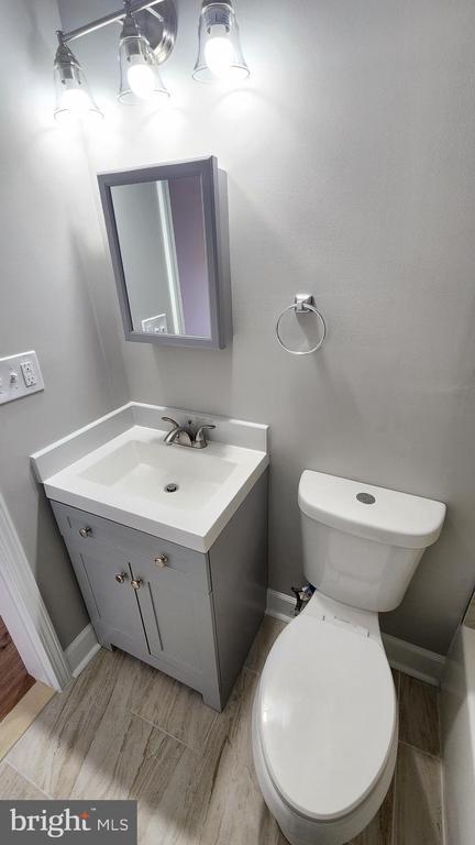 Building Photo - 2527 Kirk Ave