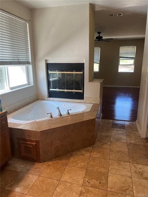 Building Photo - 1731 Crest View Pl