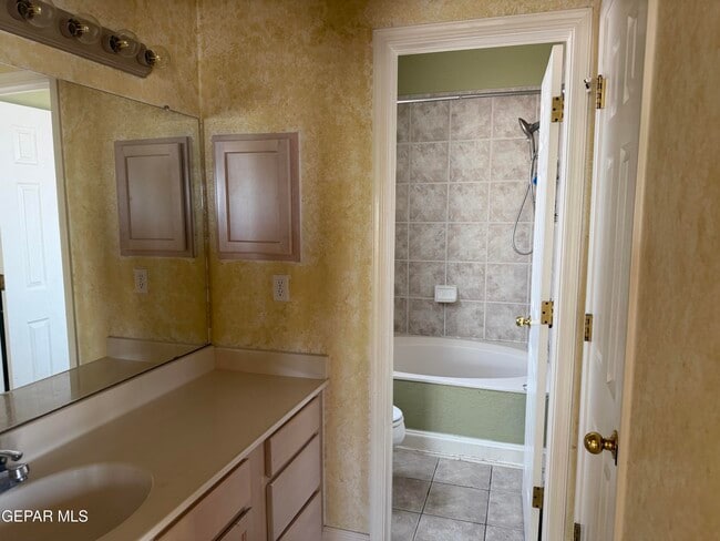 Building Photo - 917 Tecate Pl
