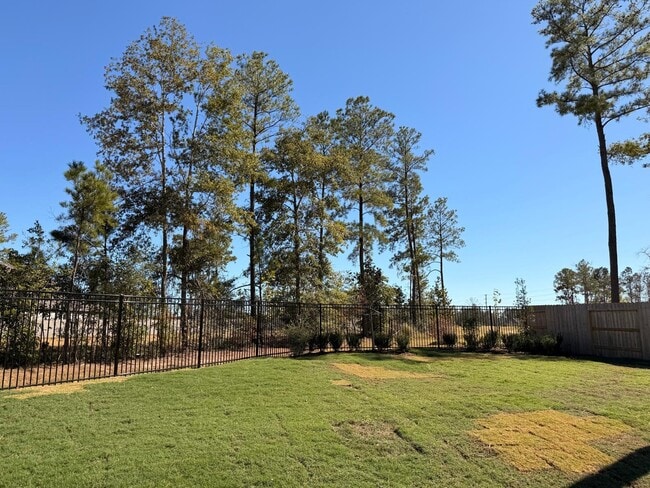 Building Photo - 5445 E Forest Rd