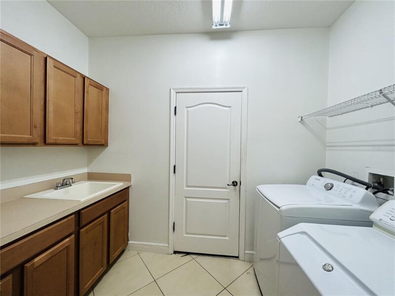 Building Photo - 1642 Chandelle Ln