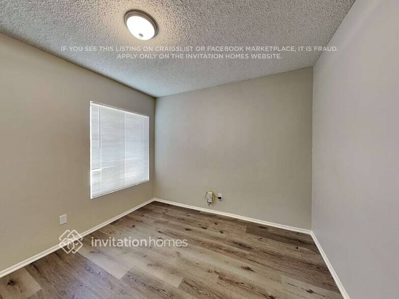 Building Photo - 409 W Beverly Ln