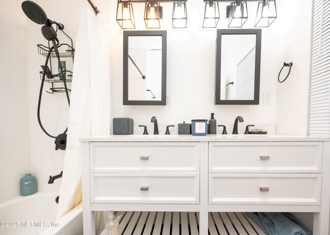 Building Photo - 2339 Broward Rd