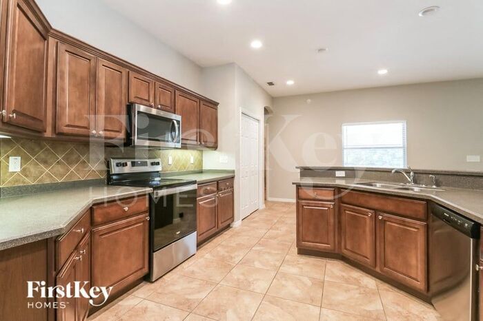 Building Photo - 6127 Evansbrook Dr