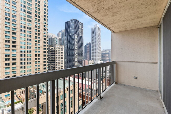 Building Photo - 545 N Dearborn St