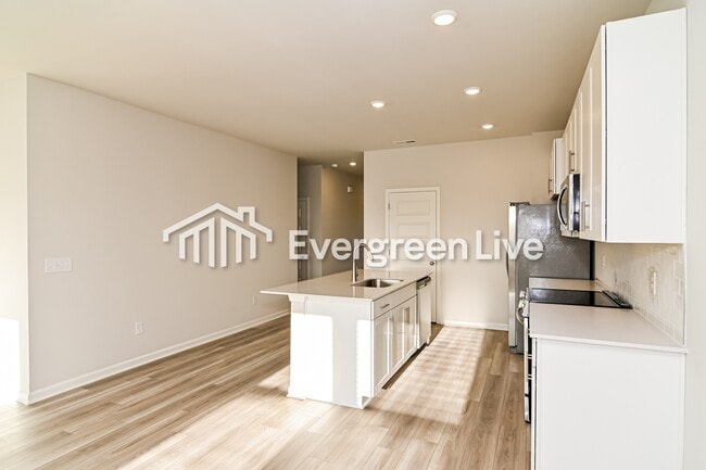 Building Photo - 662 Shoemaker Ln