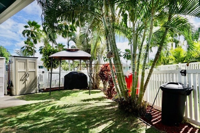 Building Photo - CHARMING & MODERN 2 BED 2 BATH 2 PARKING TOWNHOME IN WAIKELE!
