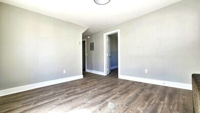 Building Photo - 43-47 Willow St