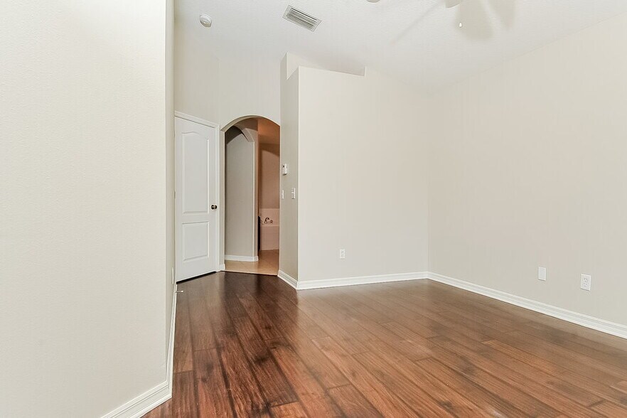 Building Photo - 7862 Bristol Park Dr