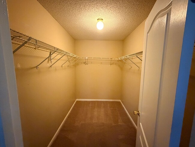 Building Photo - 3 Bedroom/2 Bath home in North Lake Subdiv...