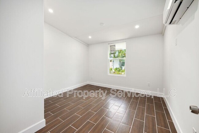 Building Photo - 4011 36th Ct