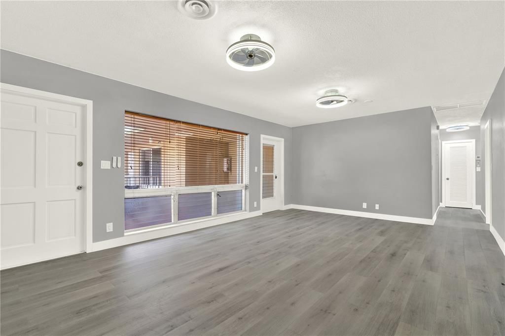 Building Photo - 2864 NE 32nd St