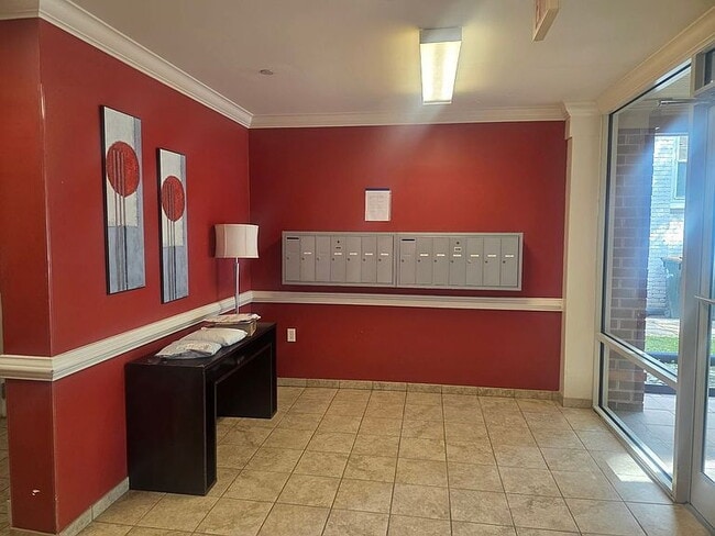 Building Photo - "Charming 2-Bed, 2-Bath Spacious Retreat in Norfolk - 1,500 Sq Ft of Modern Comfort!"