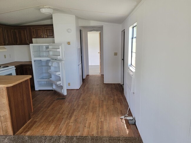 Building Photo - 472 Ruben Wells Rd