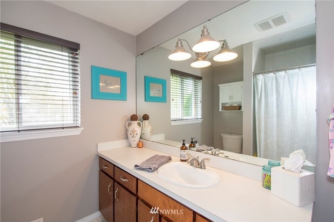 Building Photo - 3 bed/2 ba House in University Place